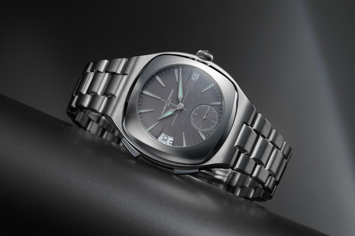 鈦金屬帥氣無負擔／LAURENT FERRIER Sport Traveller雙時區腕錶