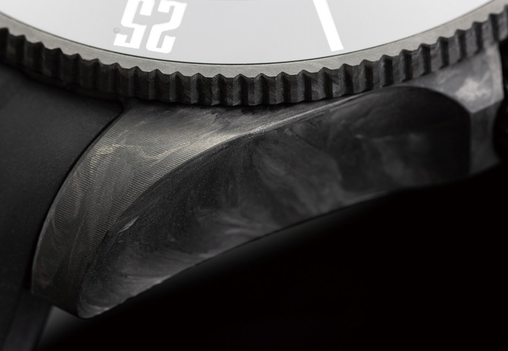 TITONI Seascoper CarbonTech腕錶