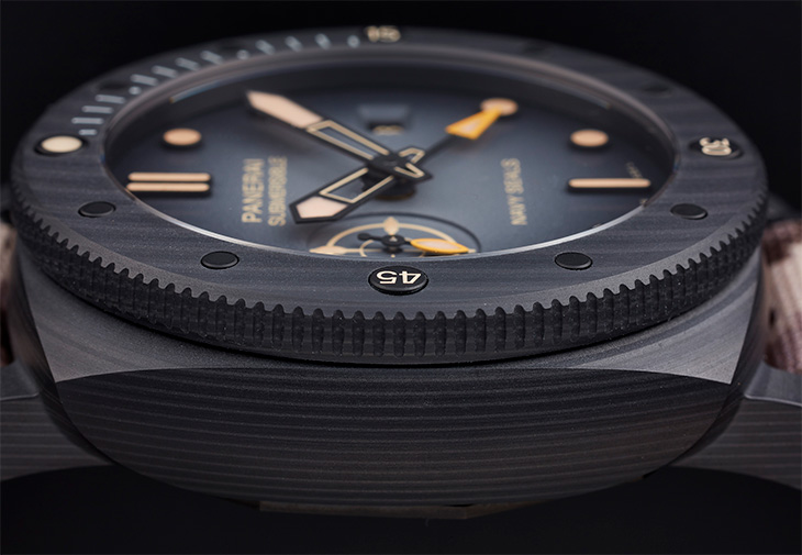 PANERAI沛納海Submersible QuarantaQuattro GMT