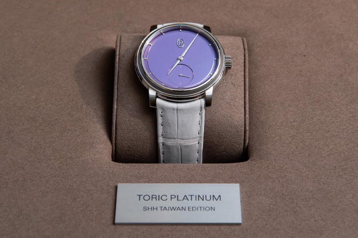 帕瑪強尼 X SHH為台灣收藏家打造柔霧紫Toric Petite Seconde限量腕錶
