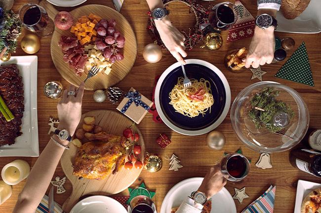 節日流光溢彩　芝柏表舉杯共慶聖誕歡樂時光