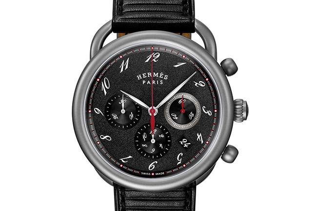 顏色和材質的新改款 愛馬仕Arceau鈦金屬計時碼錶