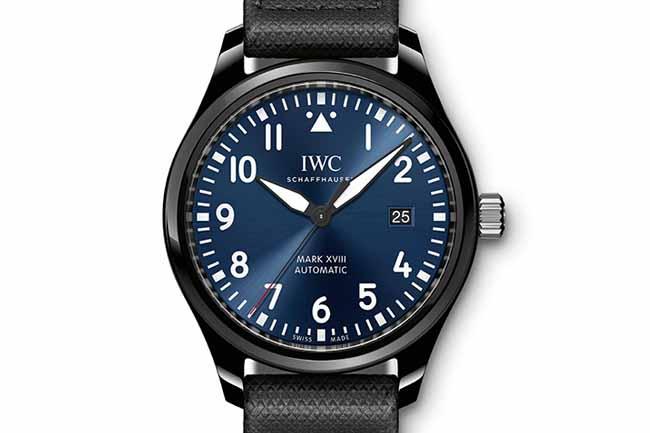 太生火了！黑陶瓷搭藍面的公益組合 IWC 馬克十八飛行員腕錶特別版