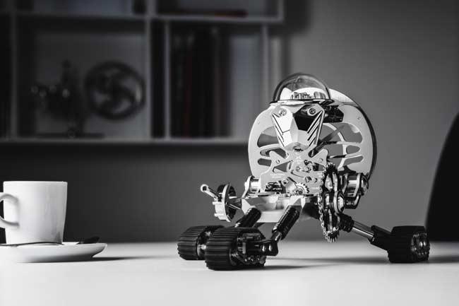 MB&F Grant變形機器人座鐘  玩味時間