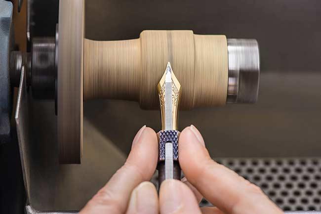 萬寶龍呈現金質筆尖精湛工藝之美