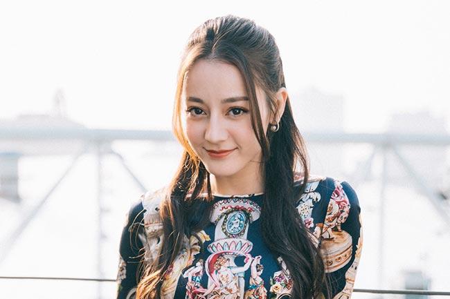 MIKIMOTO亞洲代言人迪麗熱巴 展現浪漫甜美風采