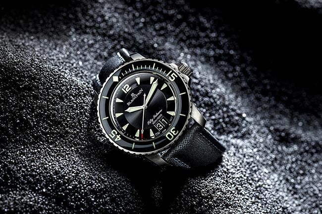直擊五十噚的大器設計與進階機能 寶珀五十噚大日期款／五十噚深潛器全日曆月相款