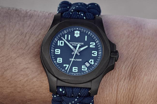 喚醒冒險精神 VICTORINOX I.N.O.X. Carbon 系列腕錶