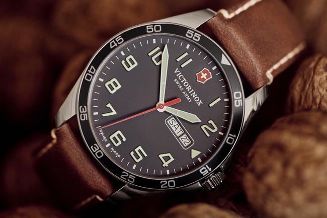 陽剛強悍 瑞士維氏FieldForce系列腕錶