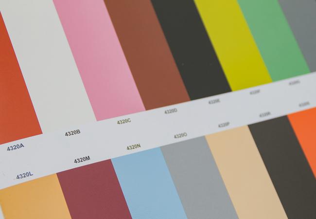 雷達表True Thinline Le Corbusier彩色高科技陶瓷限量腕錶靈感取自建築師柯比意推出的純粹色彩集