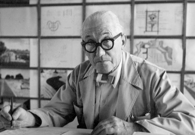 雷達表True Thinline Le Corbusier彩色高科技陶瓷限量腕錶向現代建築大師之父柯比意(Le Corbusier)致意