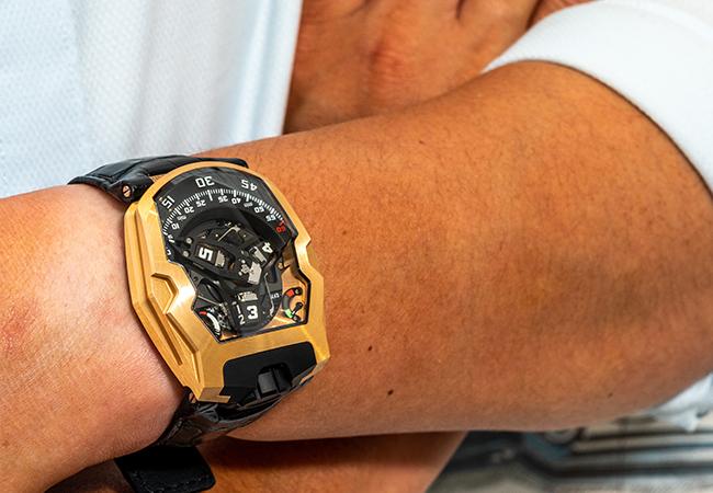 URWERK UR 210 Red Gold。直徑43.8×53.6mm 18K玫瑰金錶殼