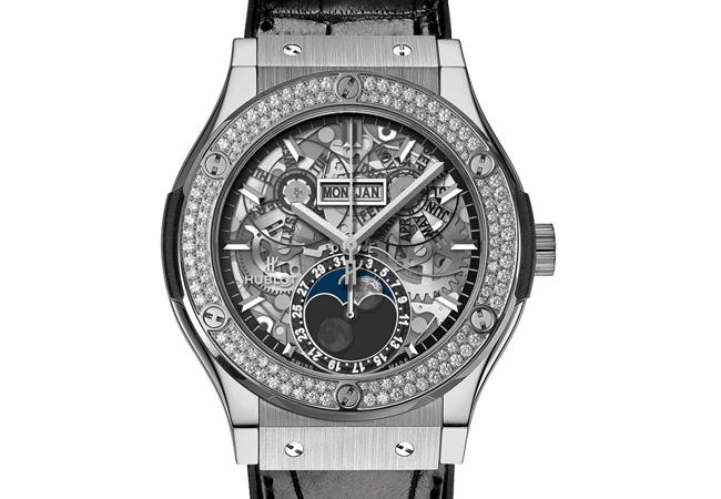 宇舶經典融合系列月相鏤空鑽圈腕錶鈦金款