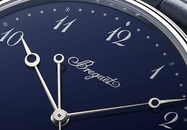 BREGUET寶璣Classique 5177色大明火琺瑯面盤腕錶，這種藍又稱寶璣藍。