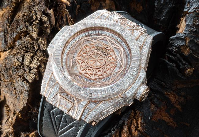 宇舶Big Bang Unico Sang Bleu皇金滿鑽腕錶