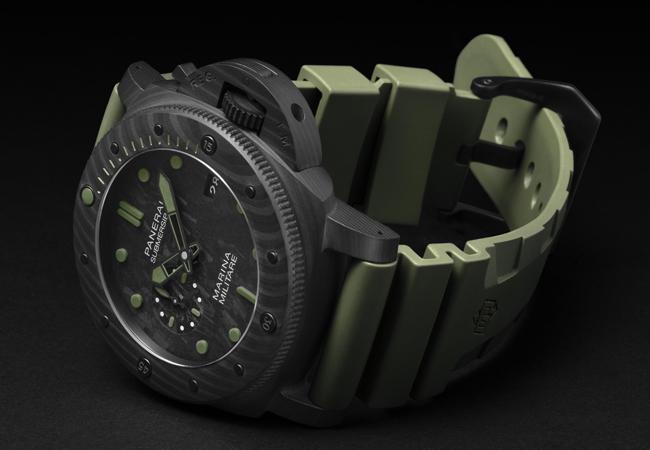 沛納海Submersible Marina Militare Carbotech腕錶