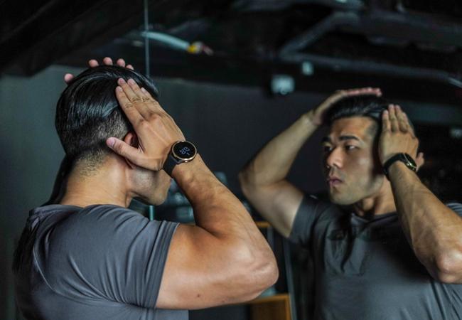 Garmin Venu AMOLED GPS智慧腕錶