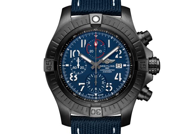百年靈Super Avenger Chronograph 48 Night Mission