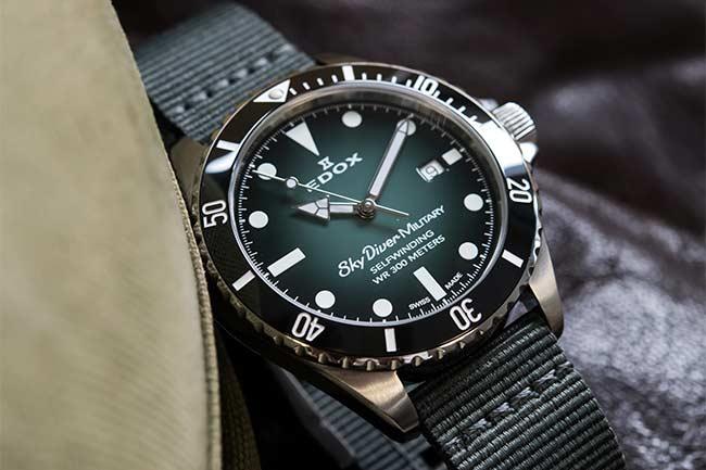源自軍事機密 EDOX SkyDiver Military傘兵悍將腕錶
