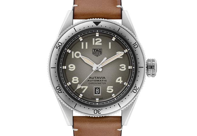 泰格豪雅Autavia系列精鋼款腕錶淺灰面盤款