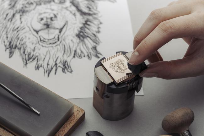 積家翻轉系列腕錶推出個性化雕刻服務