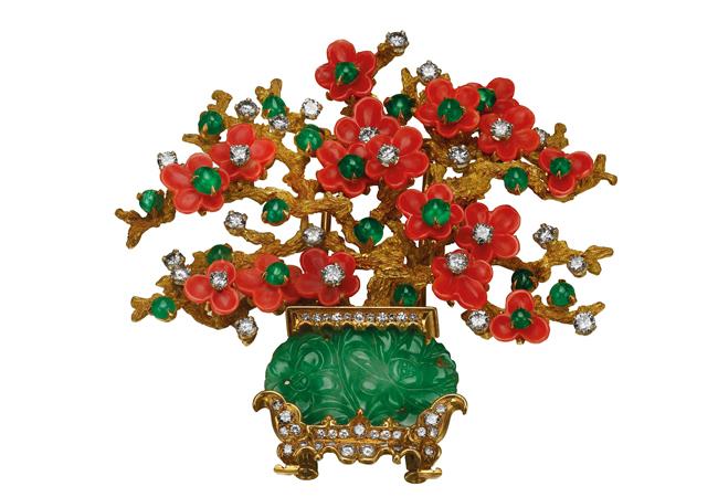 寶格麗HERITAGE典藏系列 Giardinetto 小花園翡翠、祖母綠、珊瑚與鑽石胸針