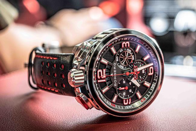 炸彈錶BOMBERG BOLT-68 Heritage 系列復刻黑紅計時碼錶