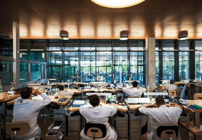 江詩丹頓VACHERON CONSTANTIN自2019年與羅浮宮博物館合作,此次推出拍賣活動。