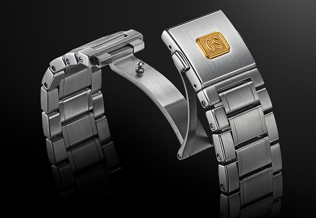 錶扣採用18k金製成的Grand Seiko字母縮寫。
