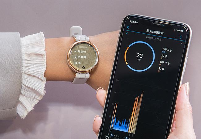 Garmin LILY智慧腕錶