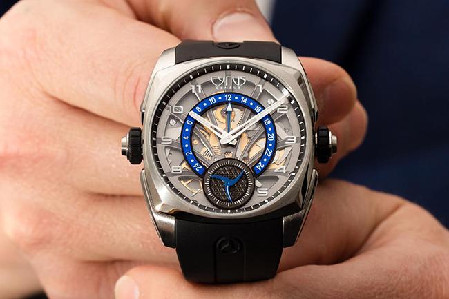 CYRUS Watches Klepcys GMT Retrograde逆跳兩地時間腕錶 湧現華麗洞悉未來