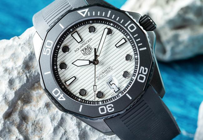 泰格豪雅TAG HEUER Aquaracer Professional黑色DLC不鏽鋼款
