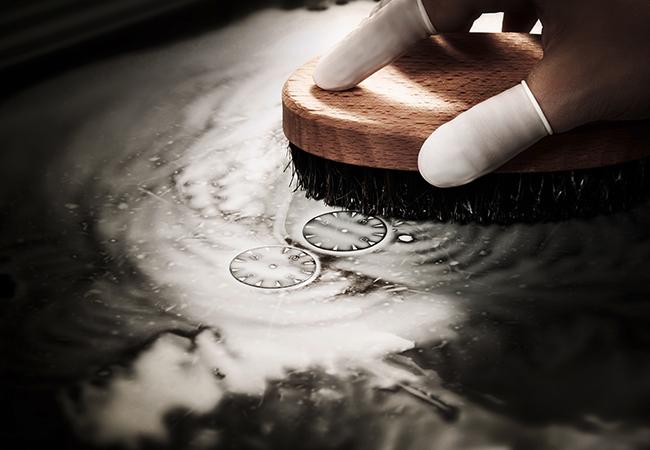 歐米茄OMEGA海馬300系列三明治錶盤