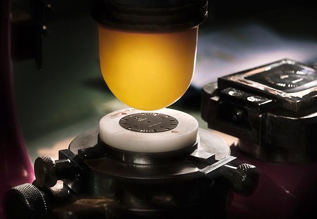 歐米茄OMEGA海馬300系列三明治錶盤