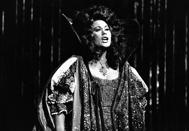 基莉·迪·卡娜娃女爵士Dame Kiri Te Kanawa