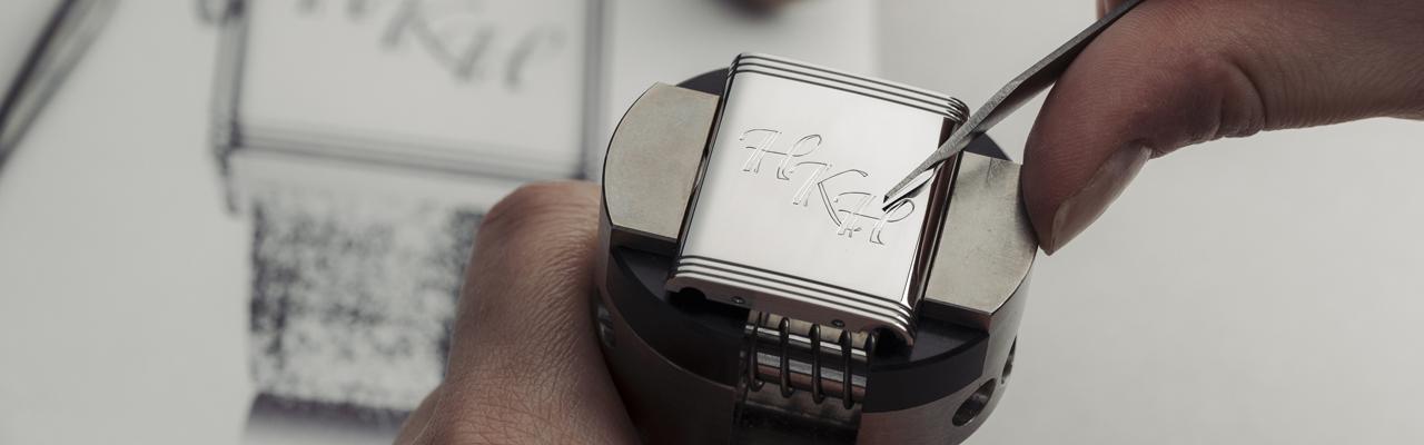 積家提供Reverso翻轉系列腕錶錶背鐫刻服務