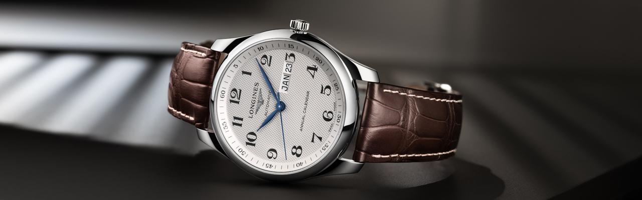 浪琴Master巨擘系列銀色面盤年曆腕錶