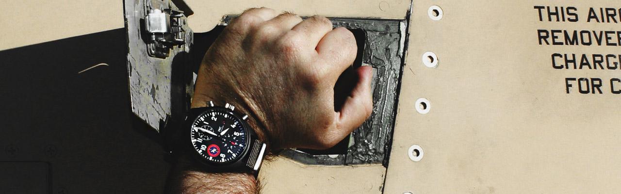 IWC飛行員系列TOP GUN海軍空戰部隊瓷化鈦金屬追針計時腕錶；型號IW371815