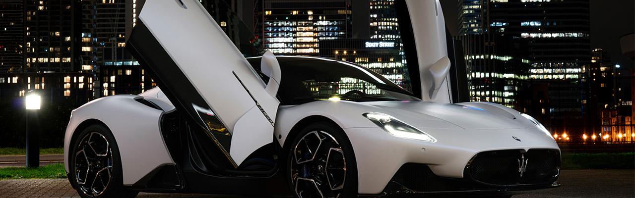 屢獲獎項的 Maserati MC20 再度成為全球汽車舞臺焦點