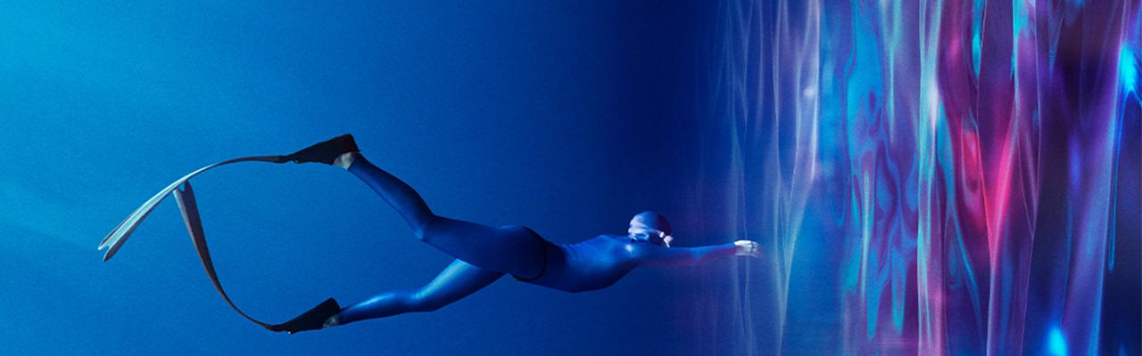 泰格豪雅發布Aquaracer Professional 300米自動腕錶 新形象廣告「Beyond the Edge」