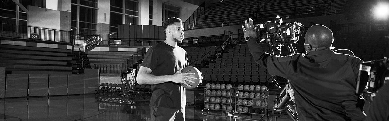 百年靈形象代言人揚尼斯·安戴托昆波（Giannis Antetokounmpo）