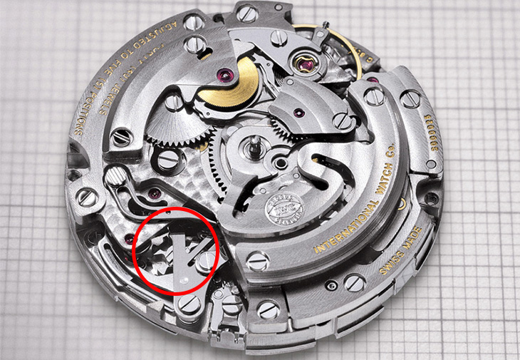 自動盤避震夾板結構