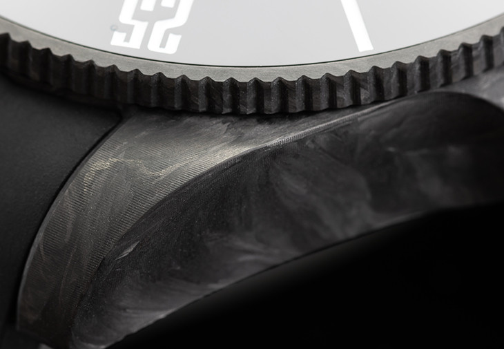 TITONI Seascoper CarbonTech腕錶