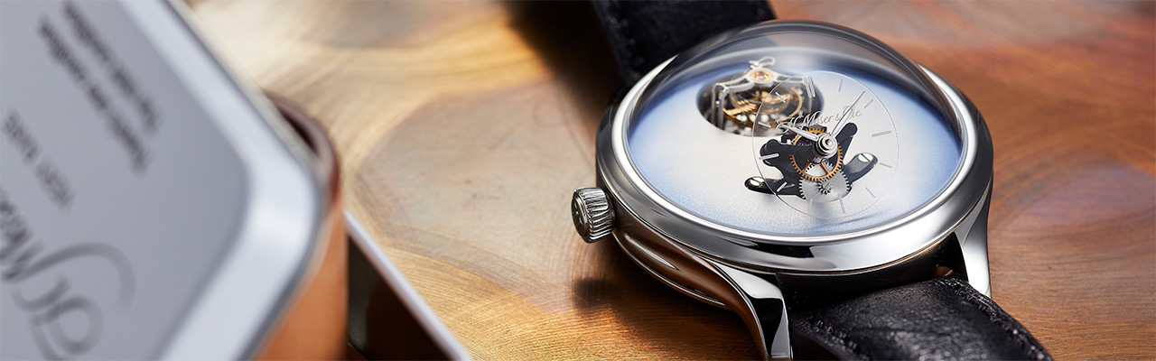 亨利慕時H.MOSER & CIE. X MB&F勇創者圓柱游絲陀飛輪腕錶