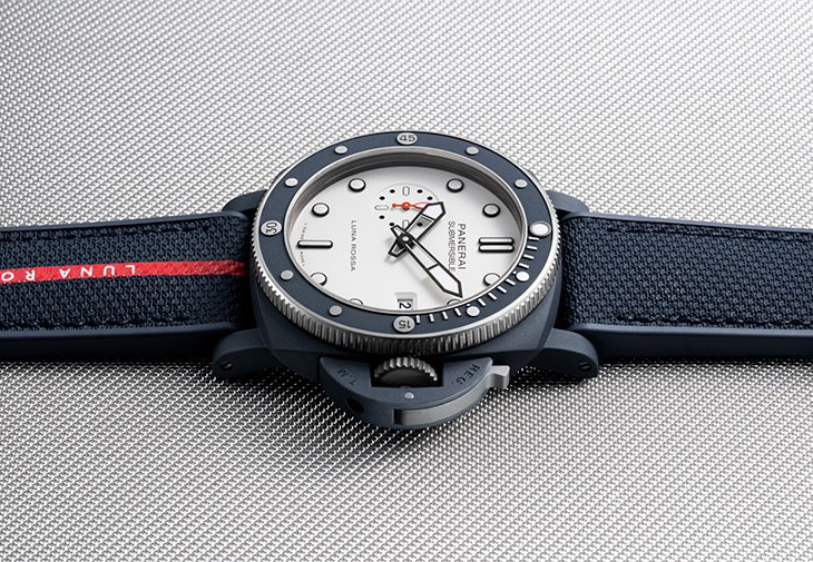 PANERAI沛納海Submersible QuarantaQuattro Luna Rossa Ti-Ceramitech™