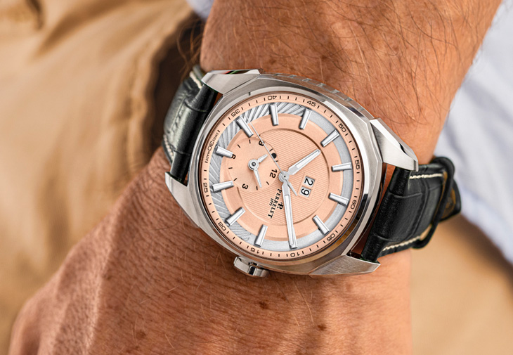 沛力錶PERRELET鮭魚色面盤Lab Peripheral系列雙時區大日期窗腕錶