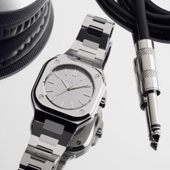 鏡面拋光面盤 × 緞面打磨錶殼／柏萊士BR-05 Mirror Steel銀鏡腕錶