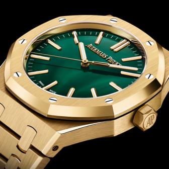 極光般的孔雀石紋理 ／AP皇家橡樹黃金自動腕錶37毫米、41毫米