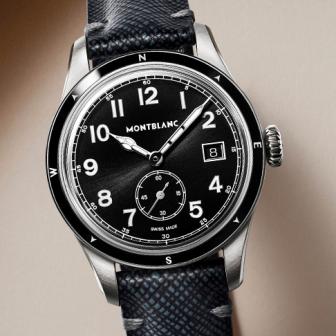 教堂指針+簡約軍風演繹探險精神／MONTBLANC全新1858系列小秒針零氧腕錶