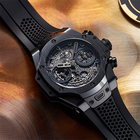 搶眼的蜂巢狀鏤空與酷黑配色／HUBLOT Big Bang Unico SR_A黑陶瓷限量腕錶